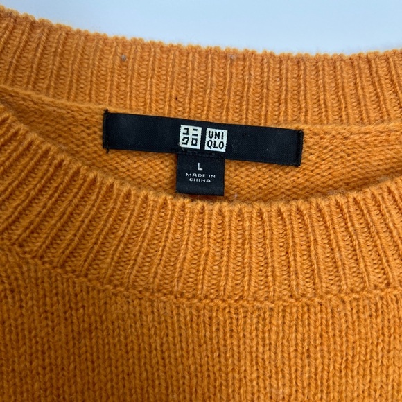 Uniqlo Yellow Sweater size L - Picture 3 of 7